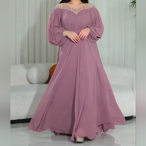 ⚫ D002 - NWT GORGEOUS EMBELLISHED BLUSH EVENING GOWN - Picture 3 of 5